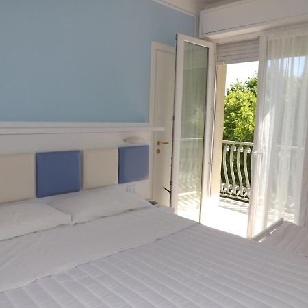 Hotel Gioiosa チェゼナーティコ エクステリア 写真