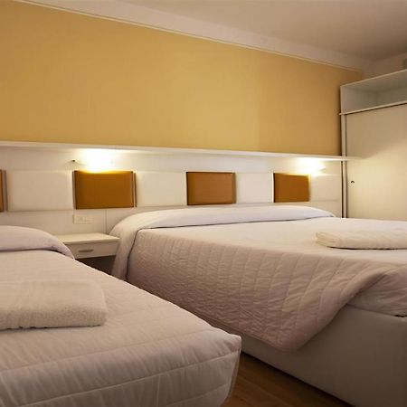 Hotel Gioiosa チェゼナーティコ エクステリア 写真