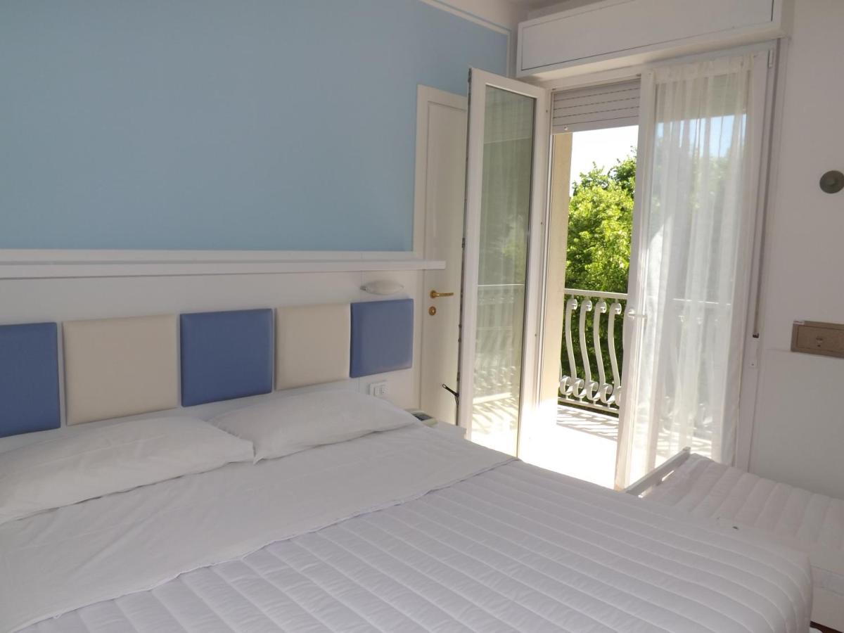 Hotel Gioiosa チェゼナーティコ エクステリア 写真