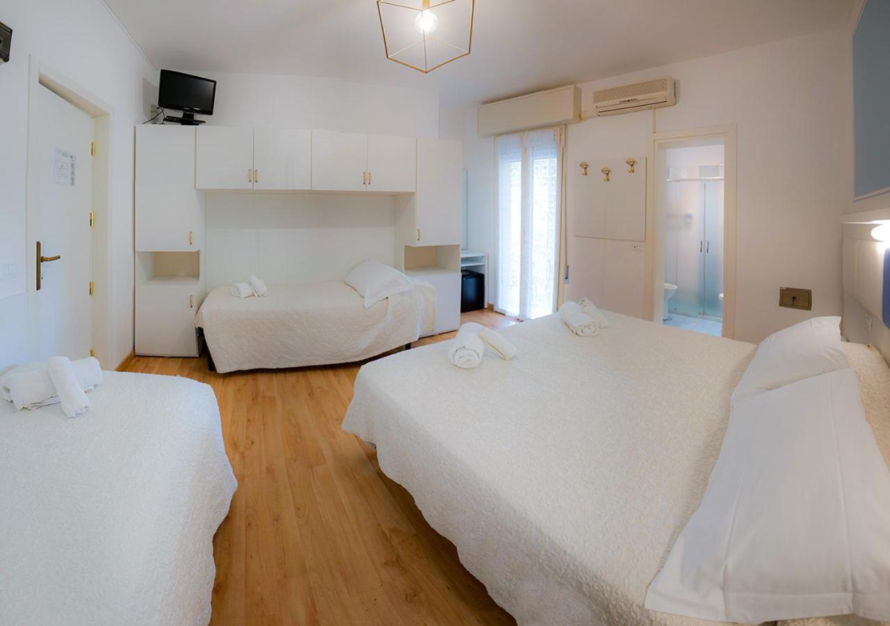 Hotel Gioiosa チェゼナーティコ エクステリア 写真