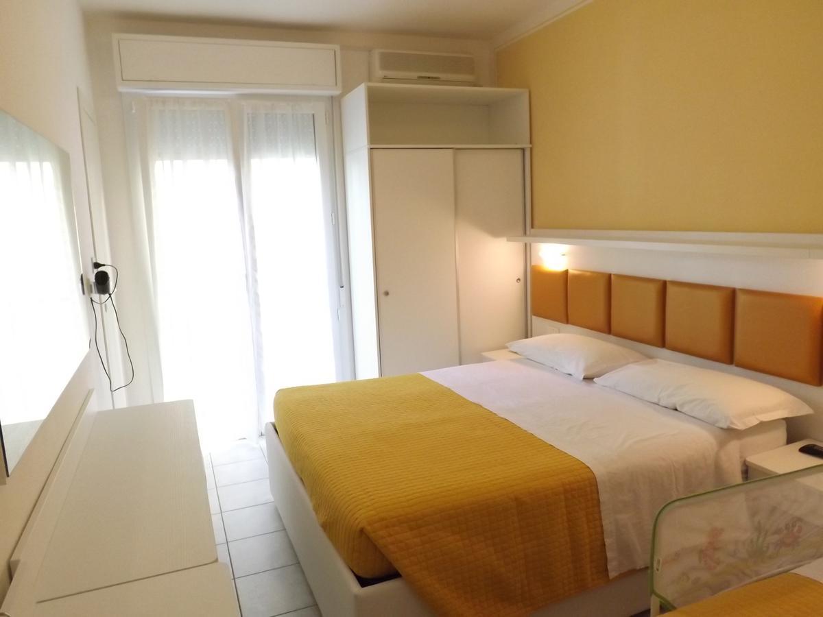 Hotel Gioiosa チェゼナーティコ エクステリア 写真